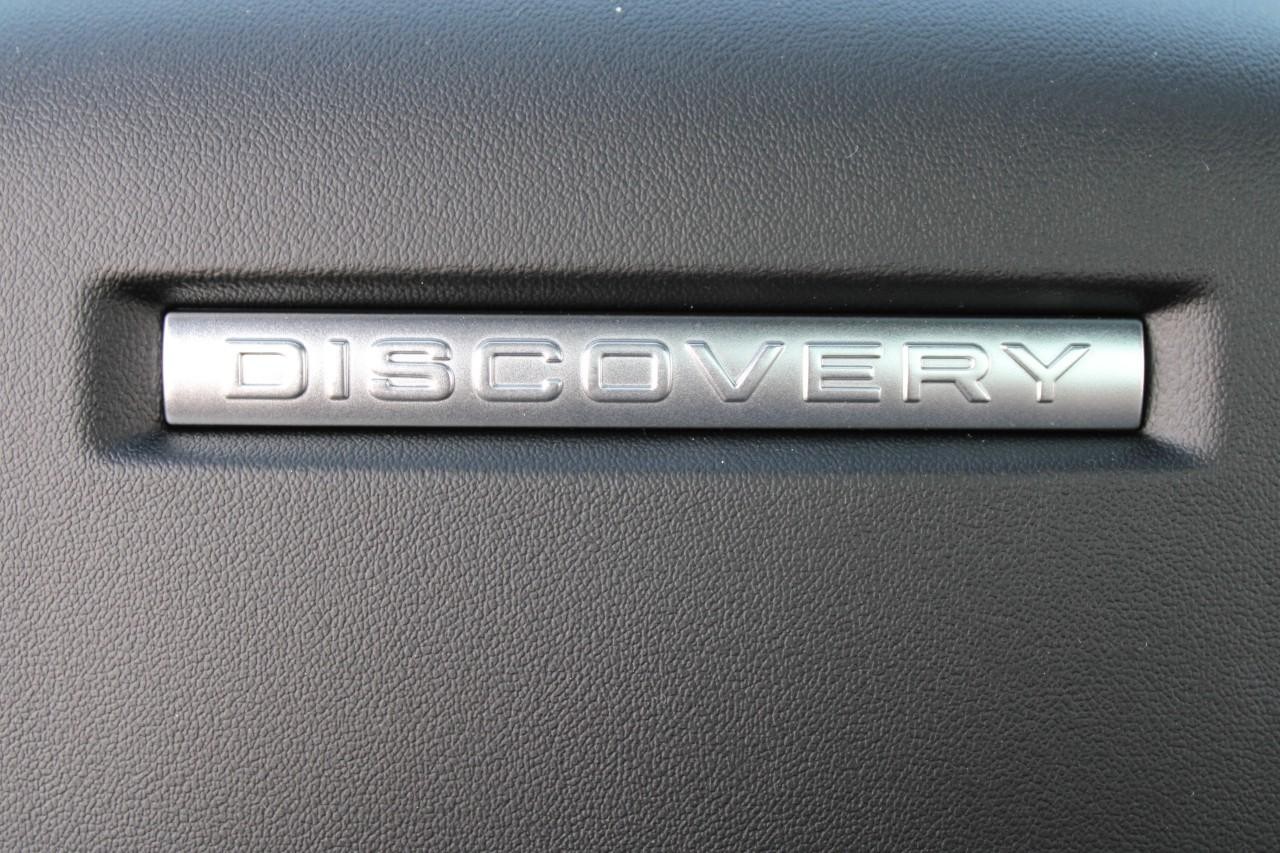 Land Rover Discovery Sport Vehicle Full-screen Gallery Image 22