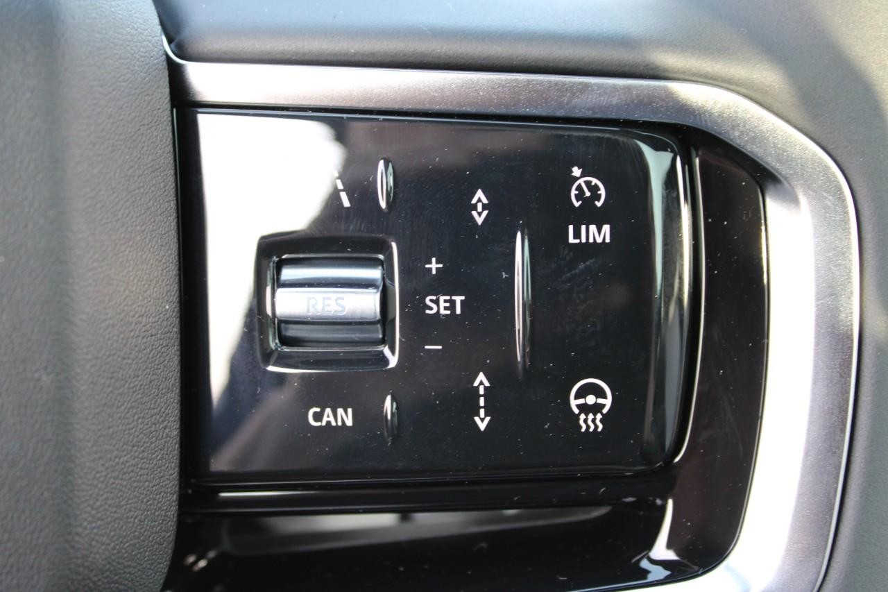 Land Rover Discovery Sport Vehicle Full-screen Gallery Image 23