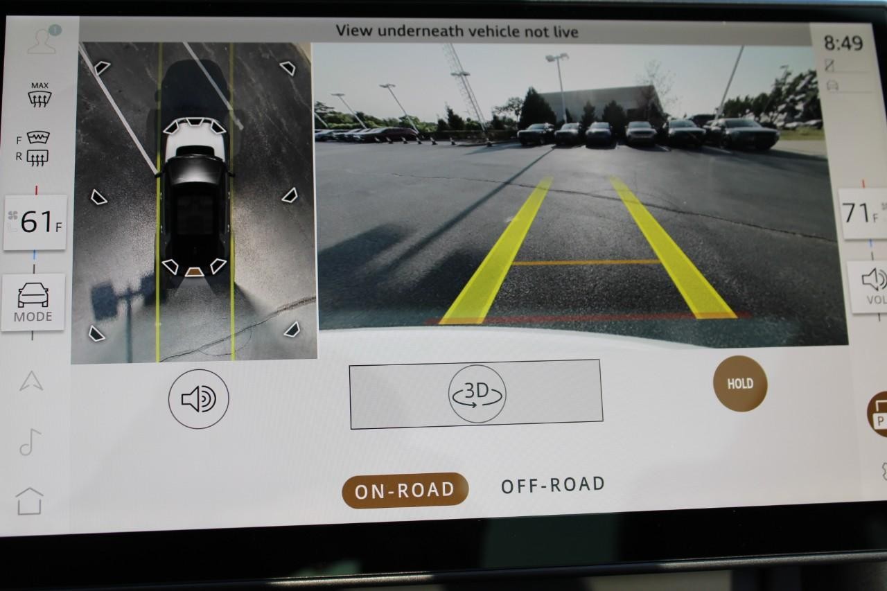 Land Rover Discovery Sport Vehicle Full-screen Gallery Image 26