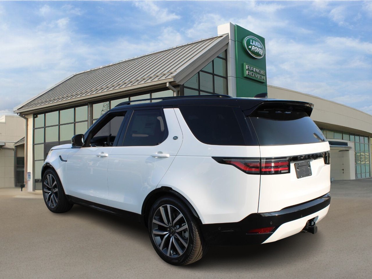 Land Rover Discovery Vehicle Full-screen Gallery Image 03