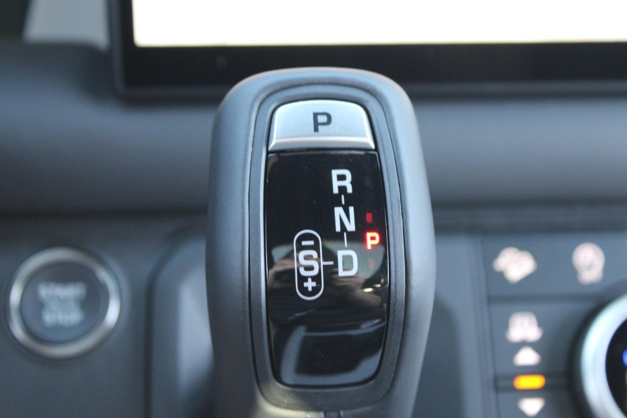 Land Rover Defender Vehicle Full-screen Gallery Image 28