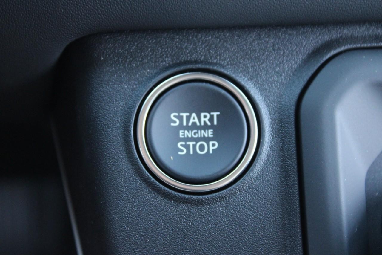 Land Rover Defender Vehicle Full-screen Gallery Image 29