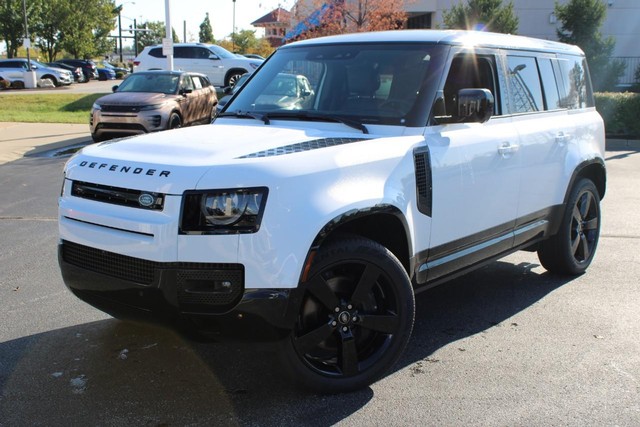 2025 Land Rover Defender X-Dynamic SE's photo