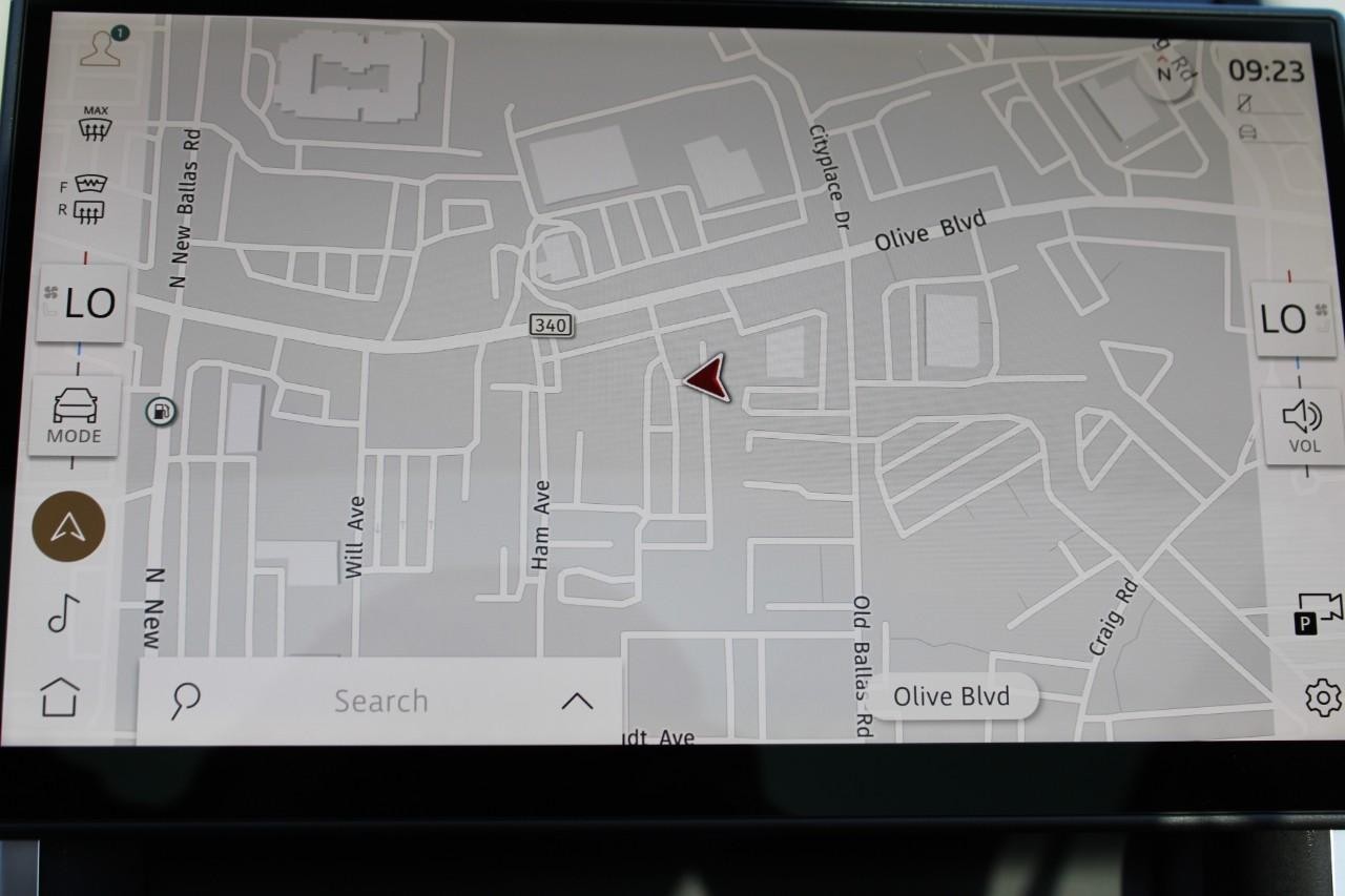 Land Rover Discovery Sport Vehicle Full-screen Gallery Image 25