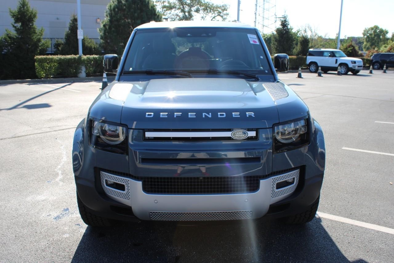 Land Rover Defender Vehicle Full-screen Gallery Image 7