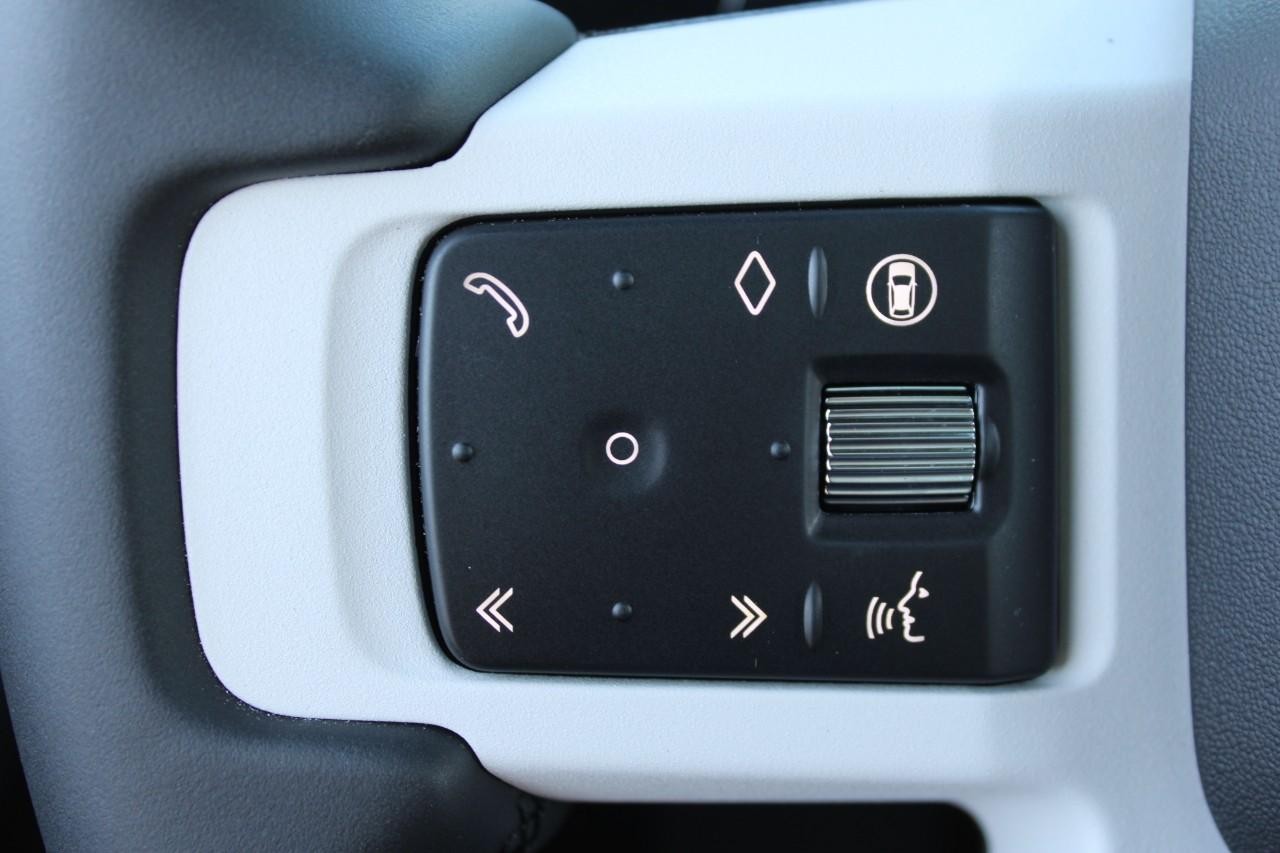 Land Rover Defender Vehicle Full-screen Gallery Image 21