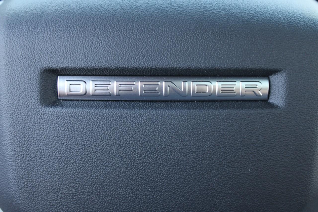 Land Rover Defender Vehicle Full-screen Gallery Image 22