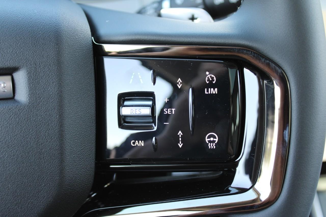 Land Rover Range Rover Evoque Vehicle Full-screen Gallery Image 24