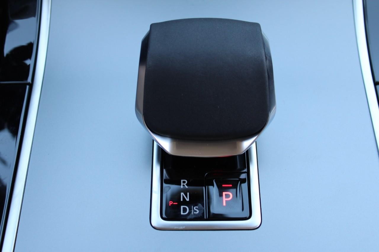 Land Rover Range Rover Evoque Vehicle Full-screen Gallery Image 28