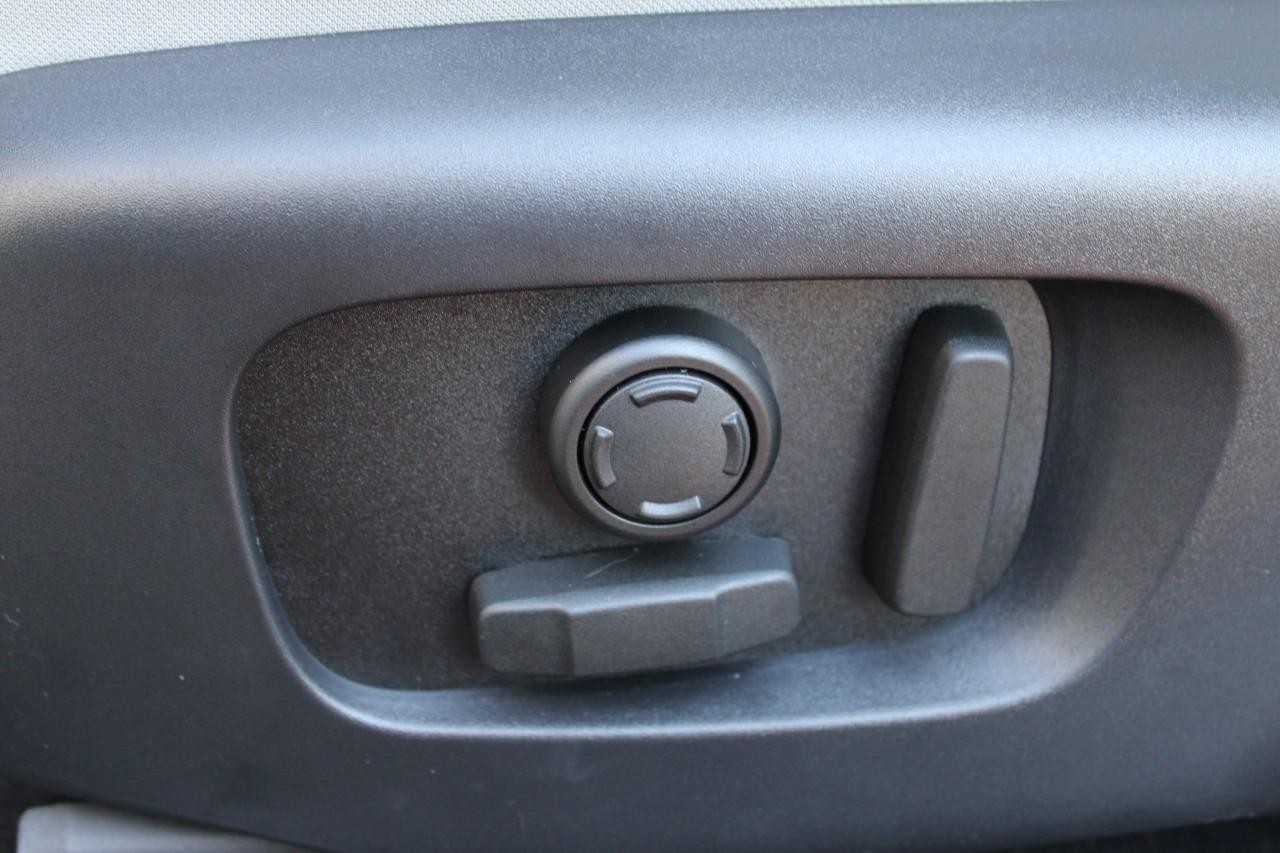 Land Rover Range Rover Evoque Vehicle Full-screen Gallery Image 33