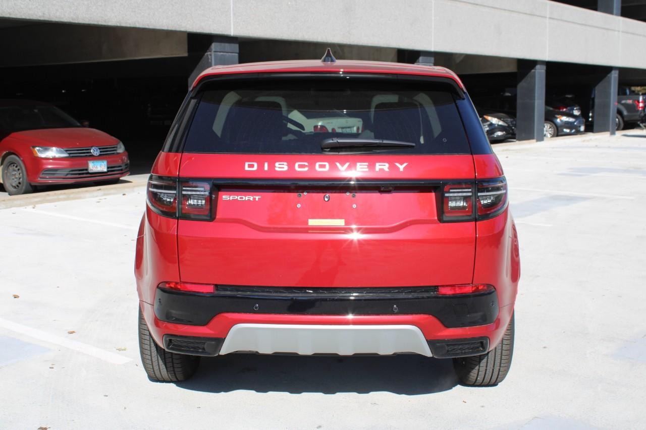 Land Rover Discovery Sport Vehicle Full-screen Gallery Image 10