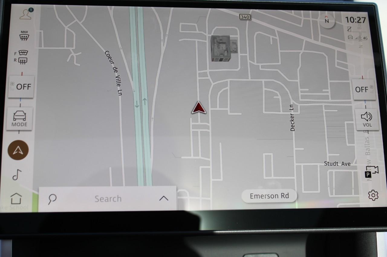 Land Rover Discovery Sport Vehicle Full-screen Gallery Image 27