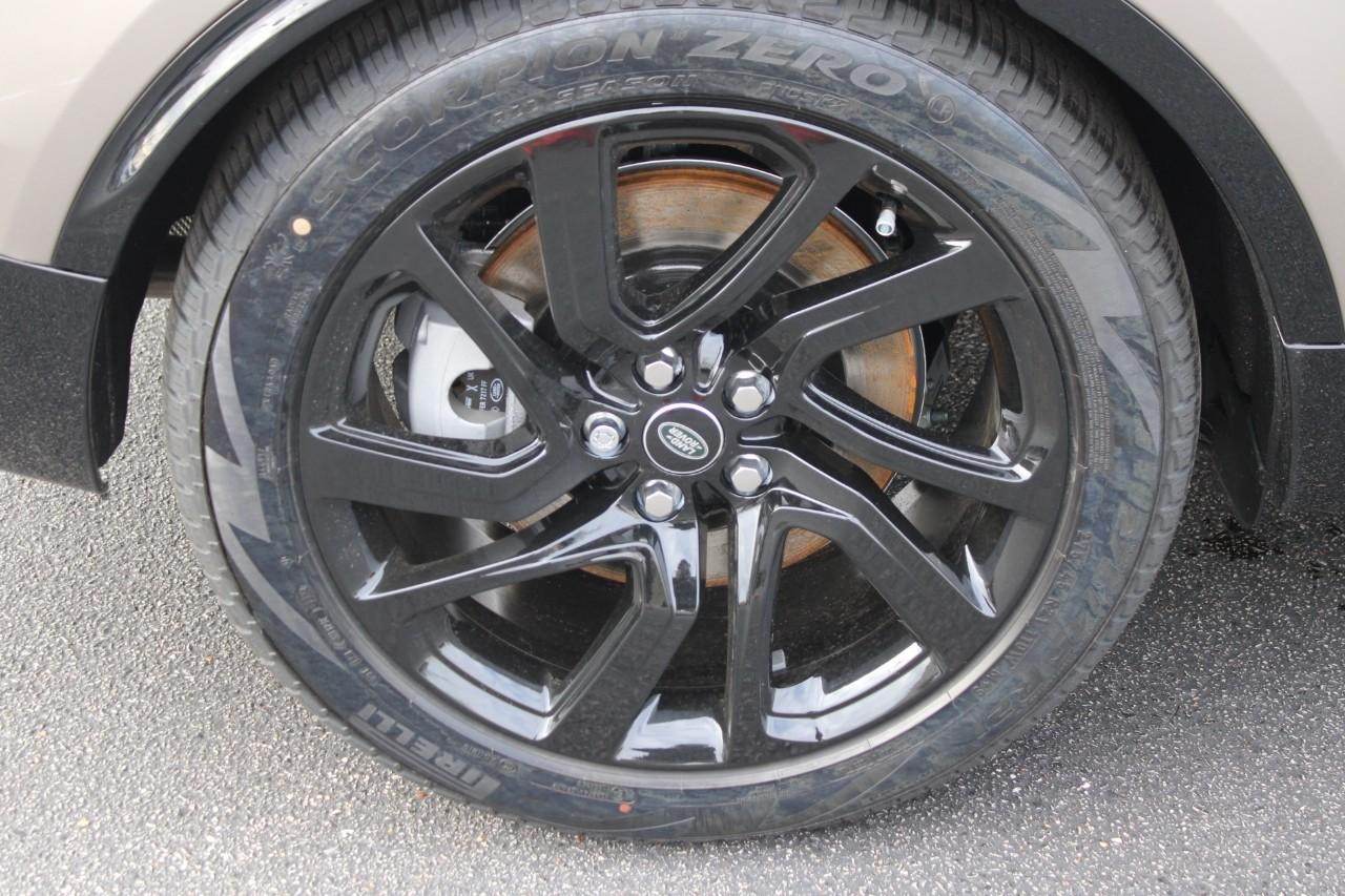 Land Rover Discovery Vehicle Full-screen Gallery Image 5