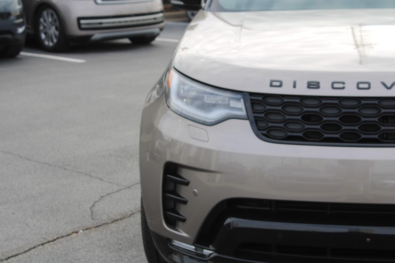 Land Rover Discovery Vehicle Full-screen Gallery Image 8