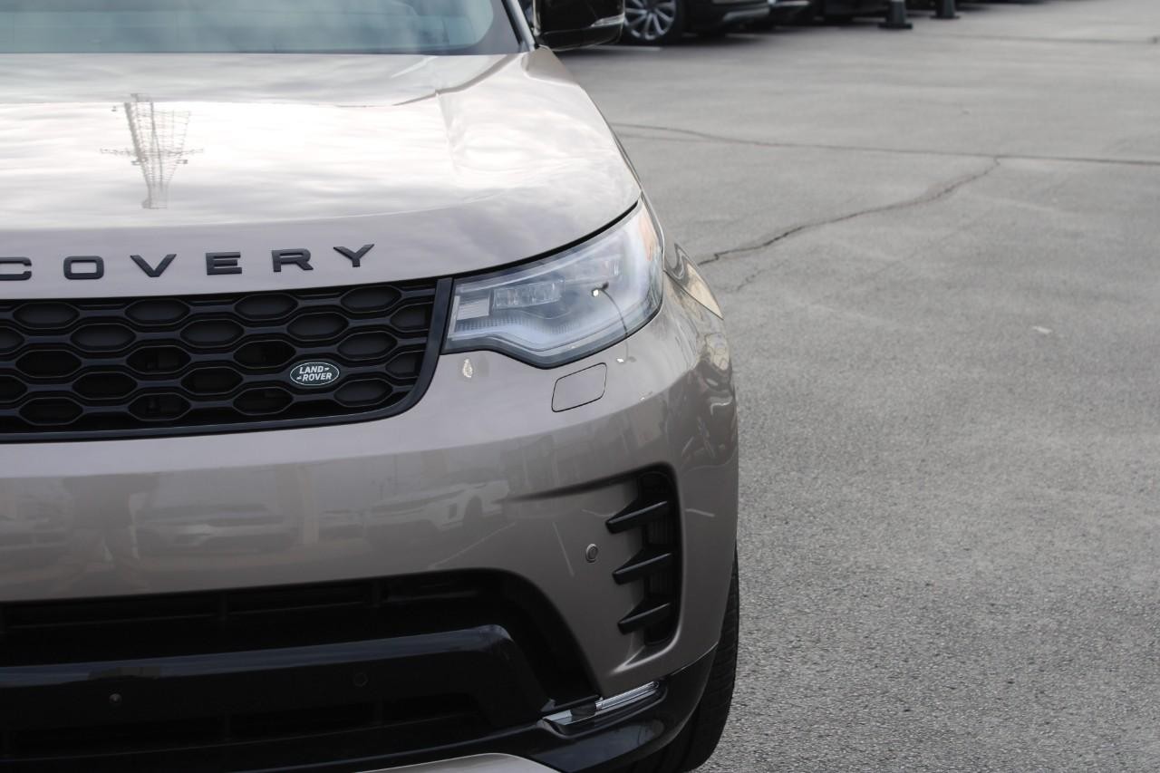 Land Rover Discovery Vehicle Full-screen Gallery Image 9