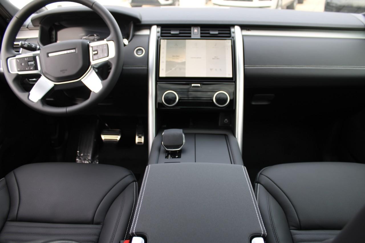 Land Rover Discovery Vehicle Full-screen Gallery Image 14