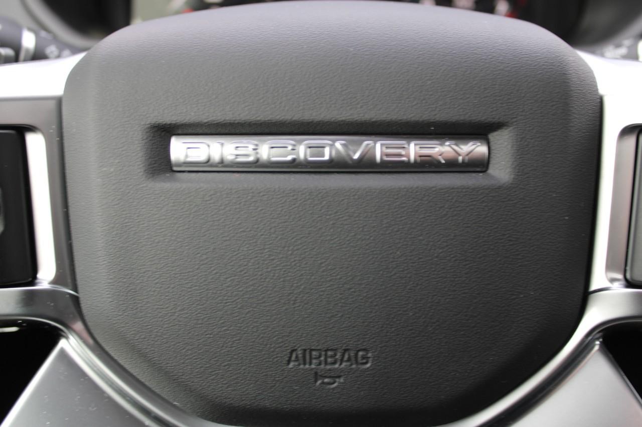 Land Rover Discovery Vehicle Full-screen Gallery Image 22
