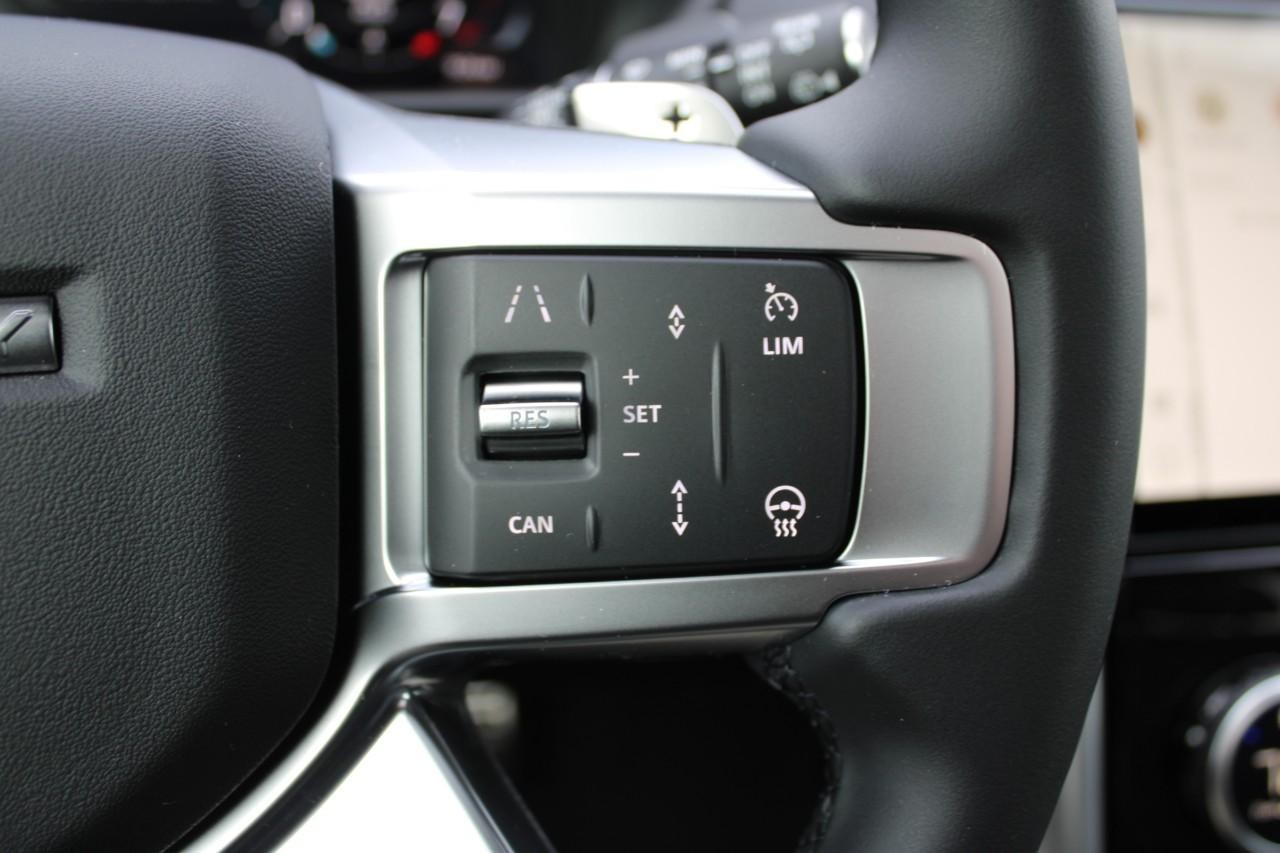 Land Rover Discovery Vehicle Full-screen Gallery Image 23