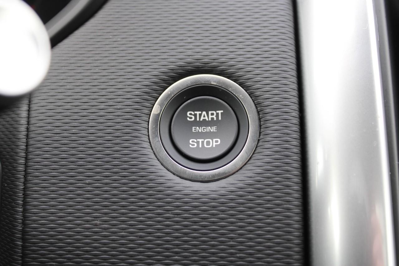 Land Rover Discovery Vehicle Full-screen Gallery Image 29