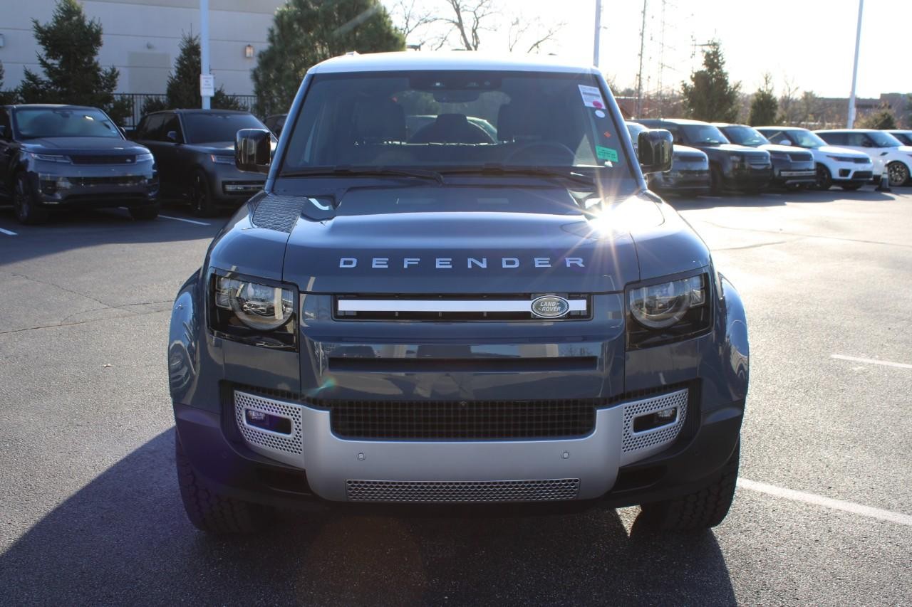 Land Rover Defender Vehicle Full-screen Gallery Image 7