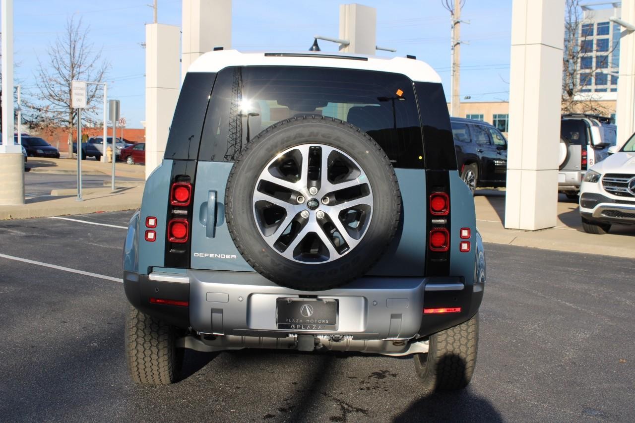 Land Rover Defender Vehicle Full-screen Gallery Image 10