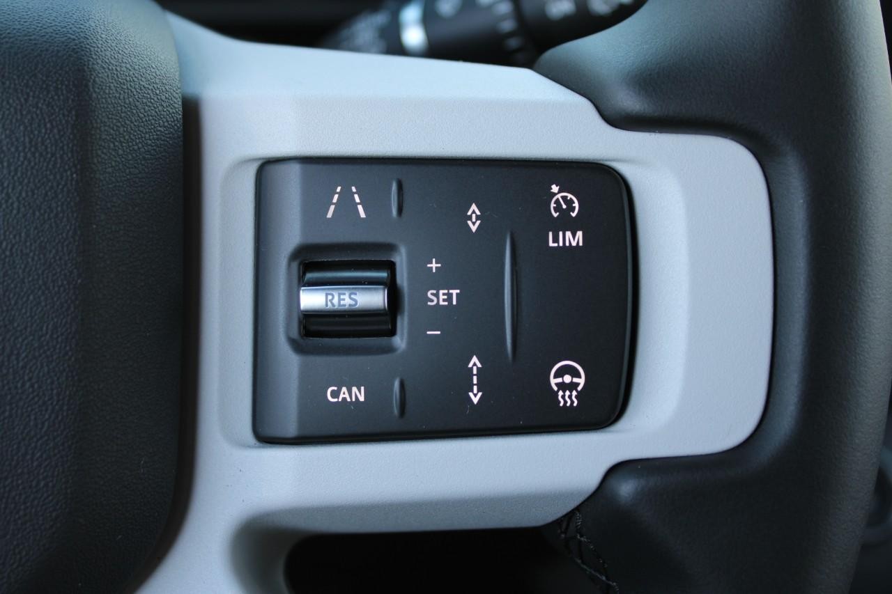 Land Rover Defender Vehicle Full-screen Gallery Image 23