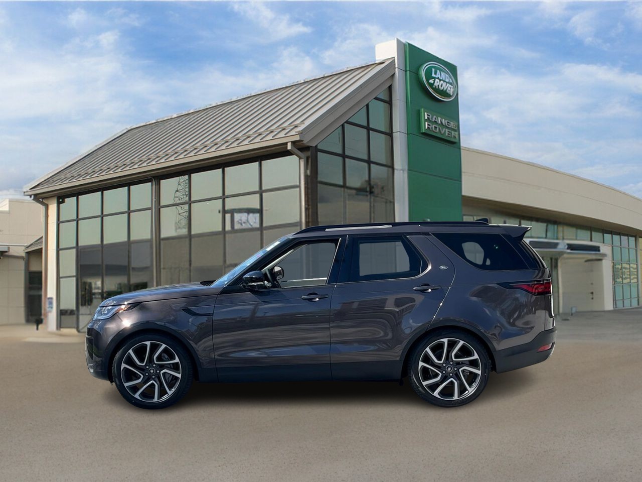 Land Rover Discovery Vehicle Full-screen Gallery Image 2