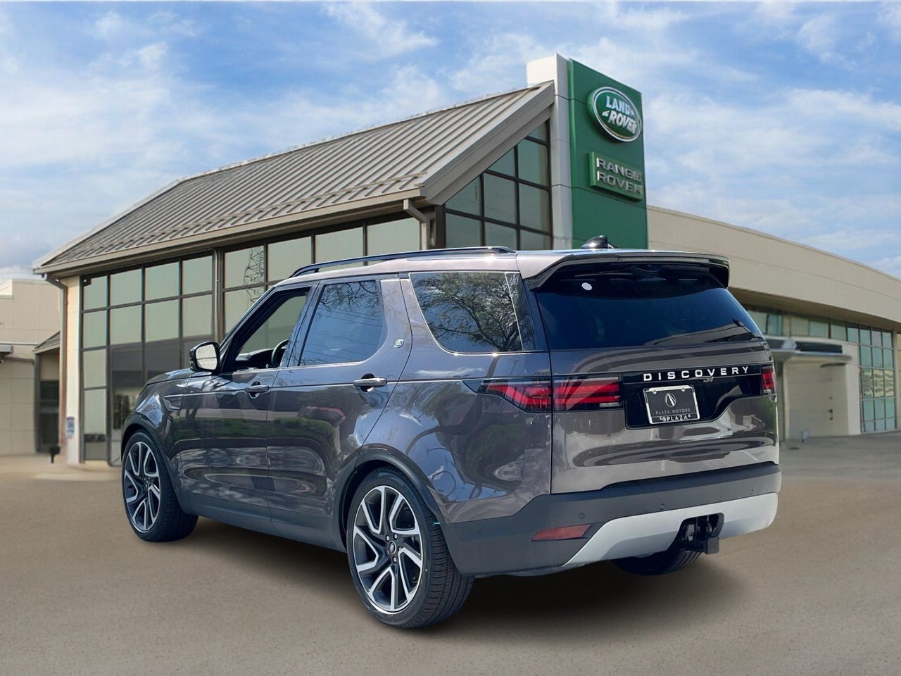Land Rover Discovery Vehicle Full-screen Gallery Image 3