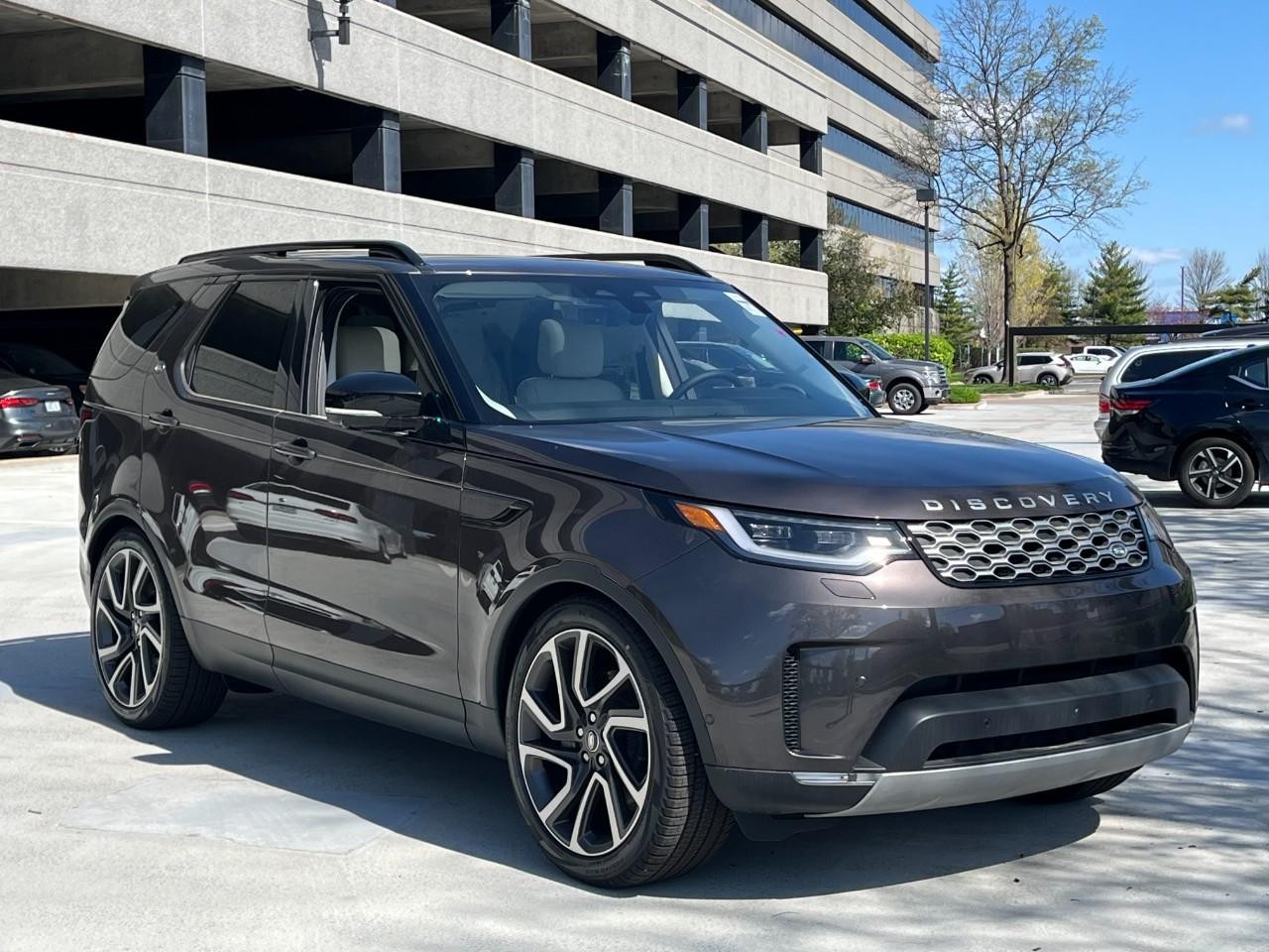 Land Rover Discovery Vehicle Full-screen Gallery Image 6