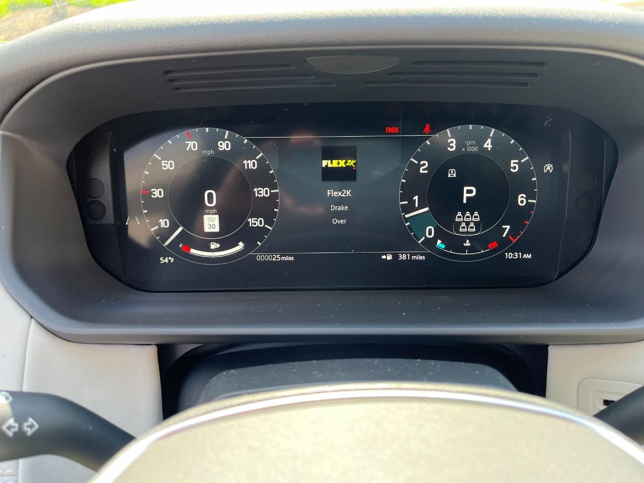 Land Rover Discovery Vehicle Full-screen Gallery Image 24