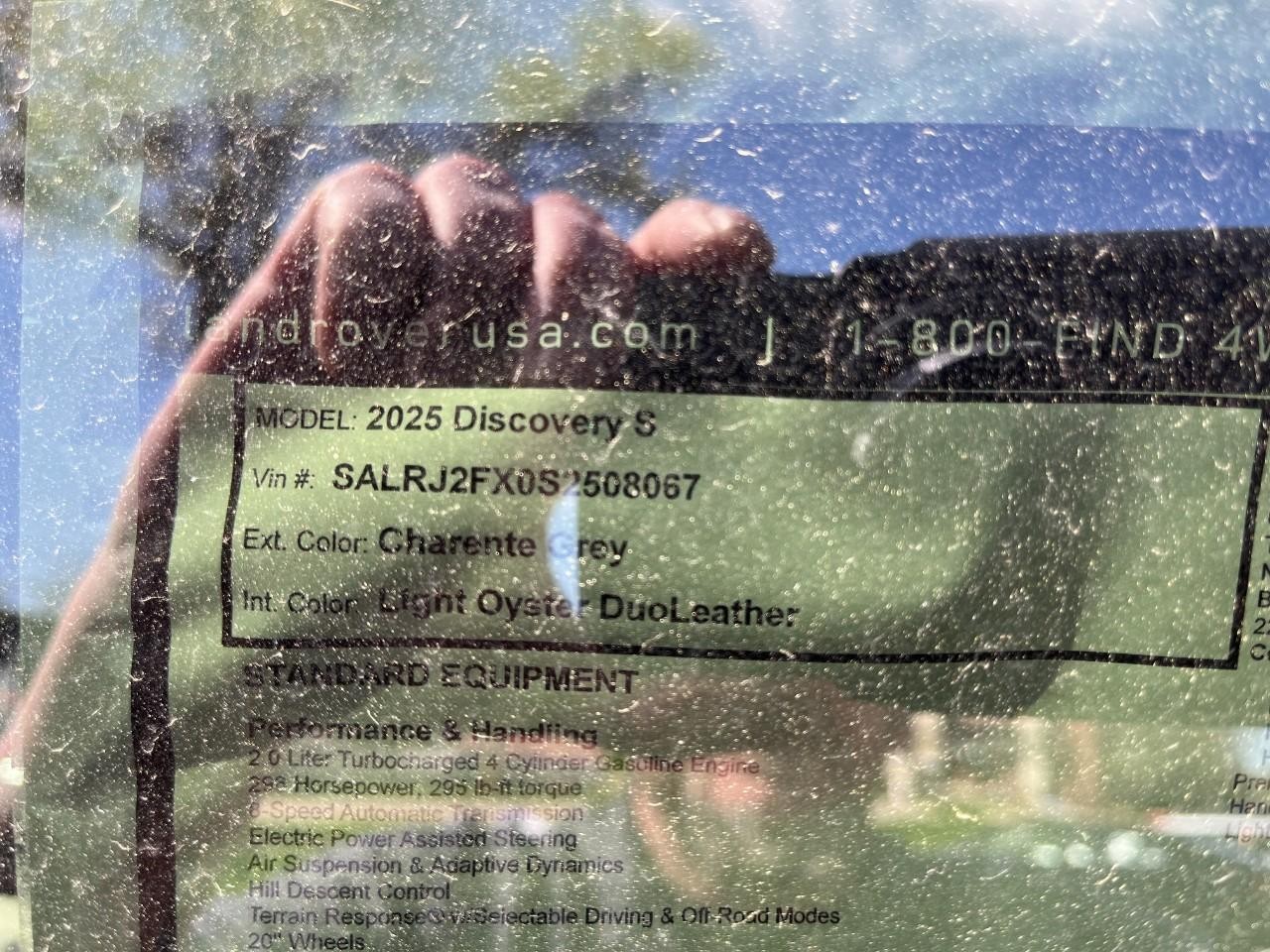 Land Rover Discovery Vehicle Full-screen Gallery Image 41