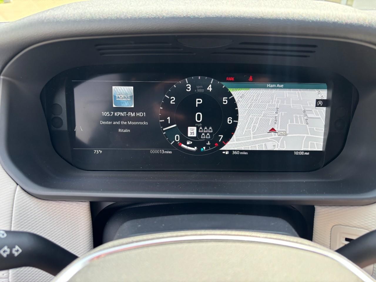 Land Rover Discovery Vehicle Full-screen Gallery Image 25