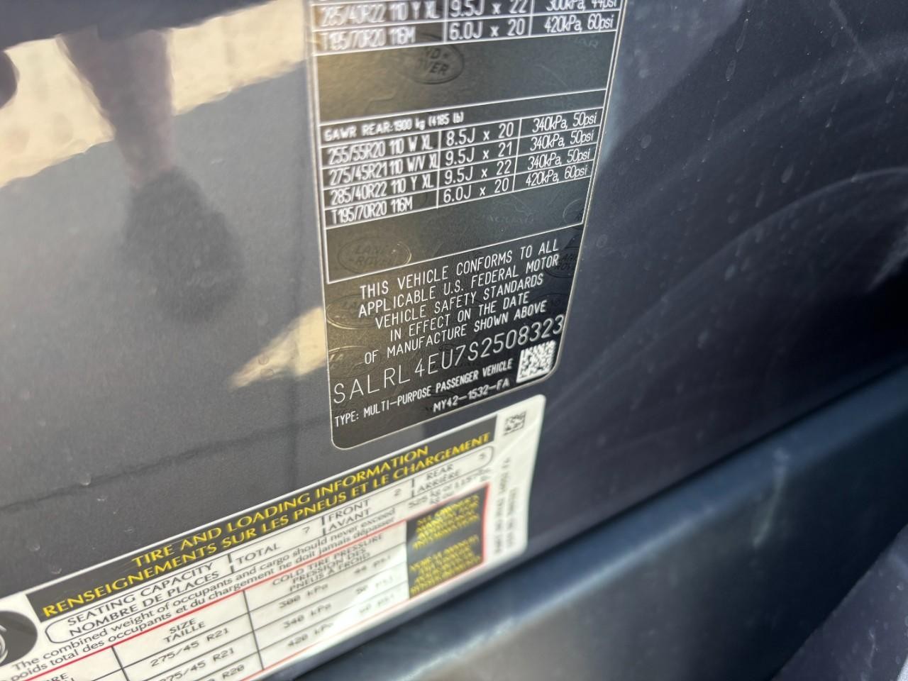 Land Rover Discovery Vehicle Full-screen Gallery Image 44