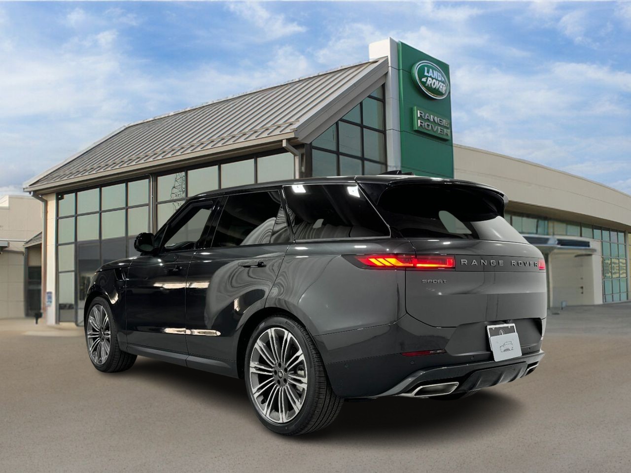 Land Rover Range Rover Sport Vehicle Full-screen Gallery Image 3