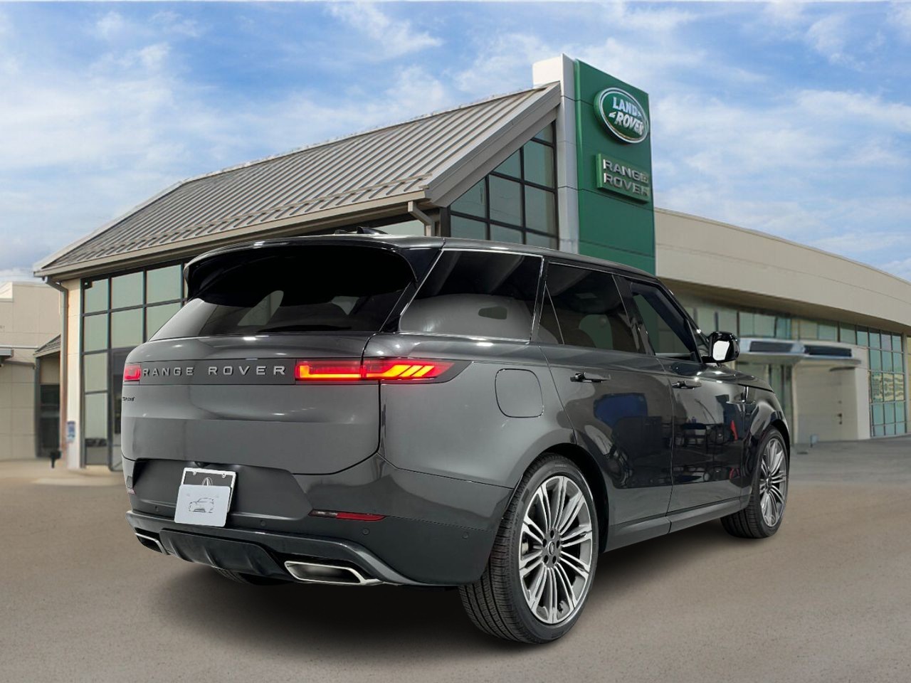 Land Rover Range Rover Sport Vehicle Full-screen Gallery Image 4