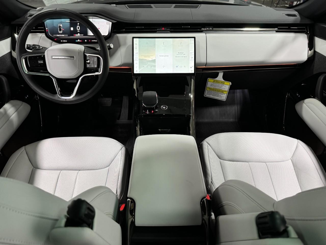 Land Rover Range Rover Sport Vehicle Full-screen Gallery Image 16