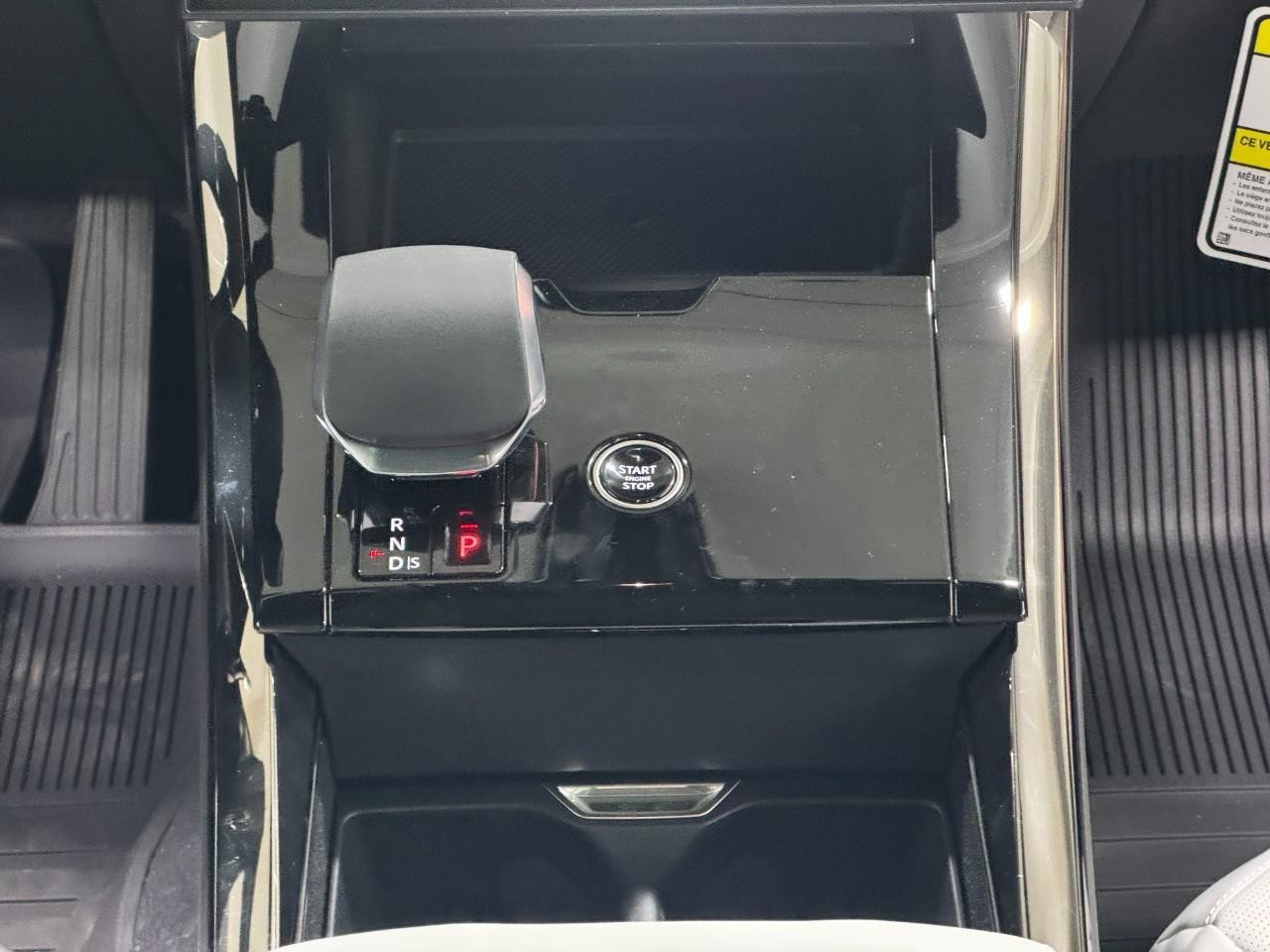 Land Rover Range Rover Sport Vehicle Full-screen Gallery Image 19