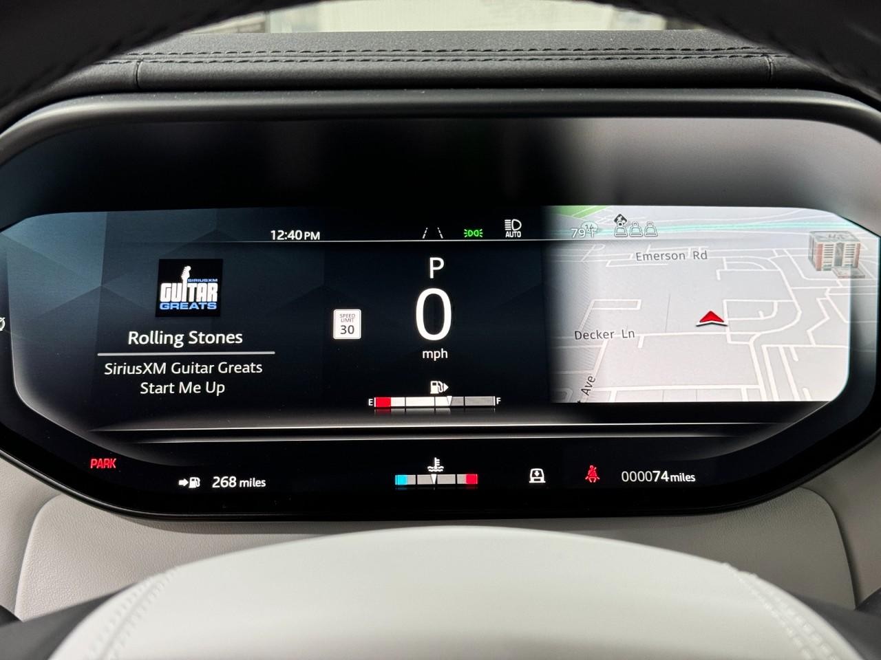 Land Rover Range Rover Sport Vehicle Full-screen Gallery Image 30