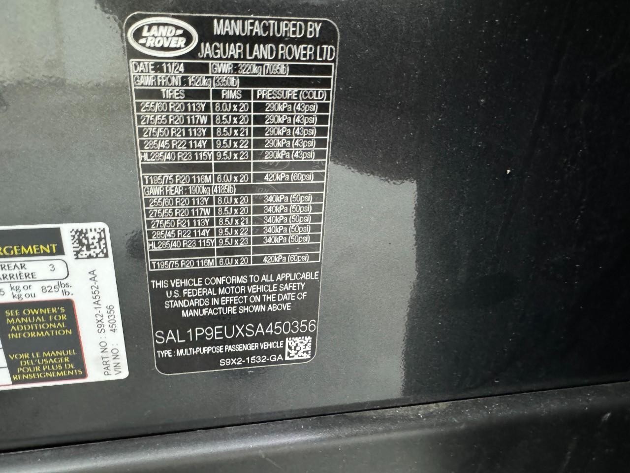 Land Rover Range Rover Sport Vehicle Full-screen Gallery Image 32