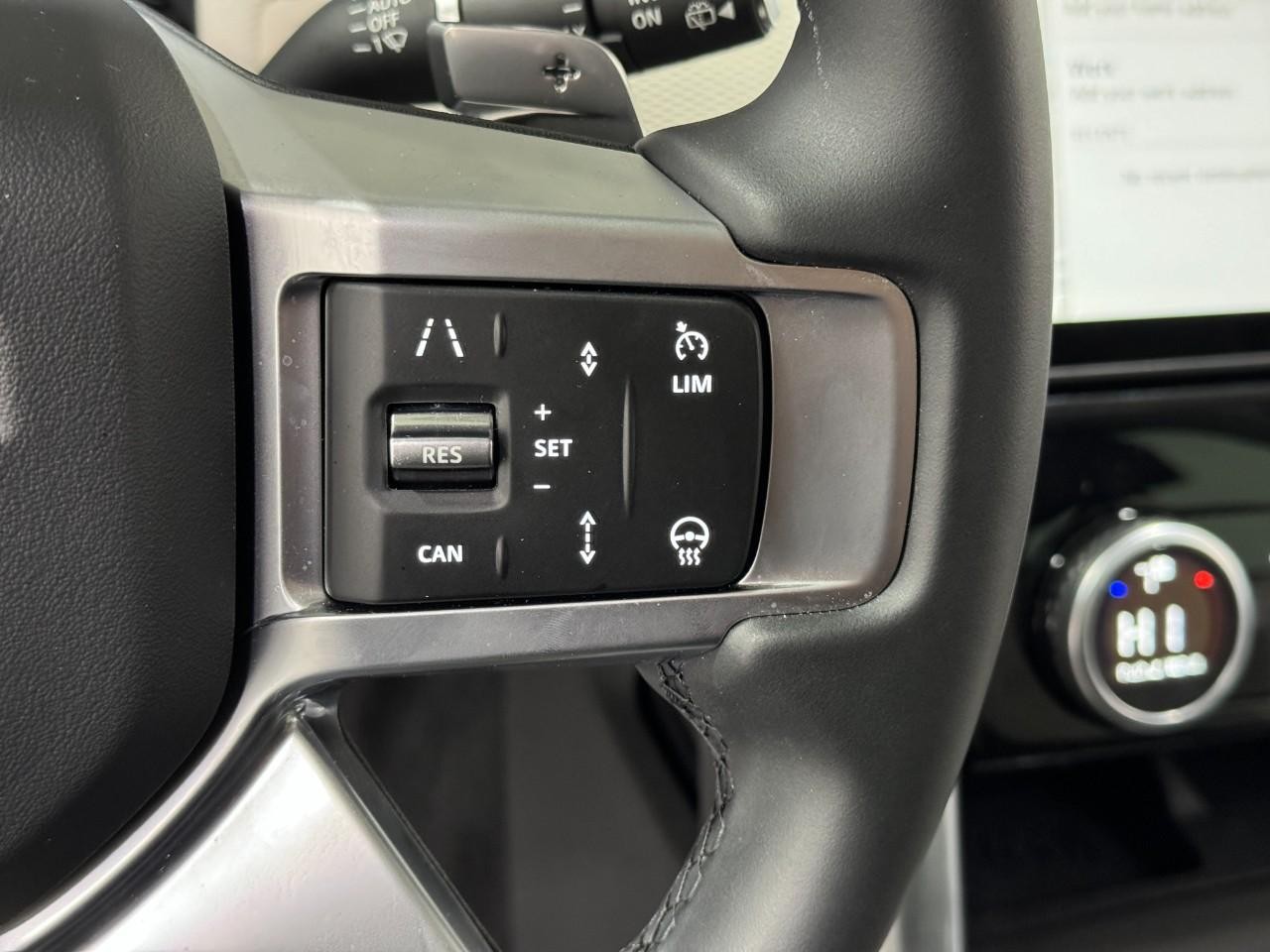 Land Rover Discovery Vehicle Full-screen Gallery Image 33