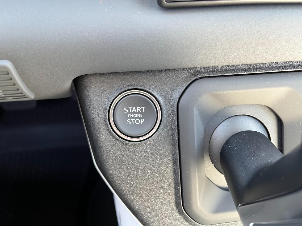 Land Rover Defender Vehicle Full-screen Gallery Image 28