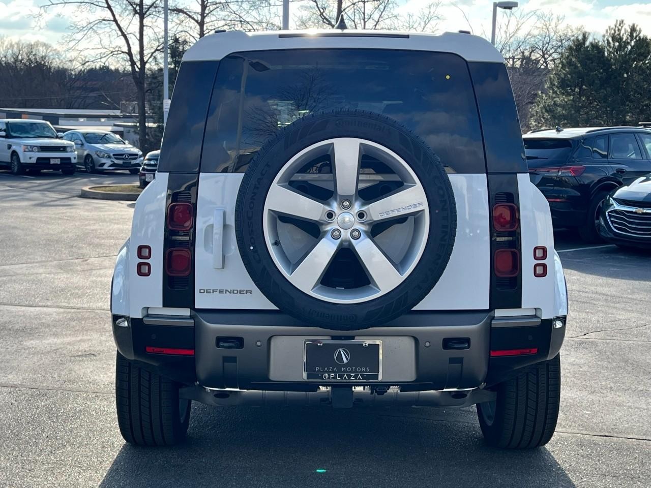 Land Rover Defender Vehicle Full-screen Gallery Image 10