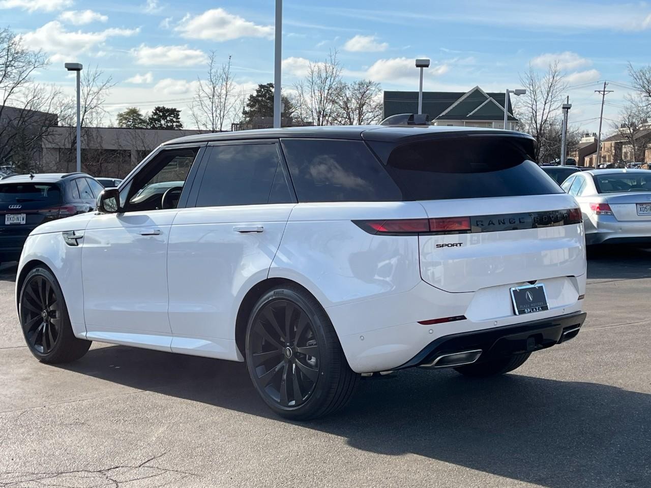 Land Rover Range Rover Sport Vehicle Full-screen Gallery Image 3