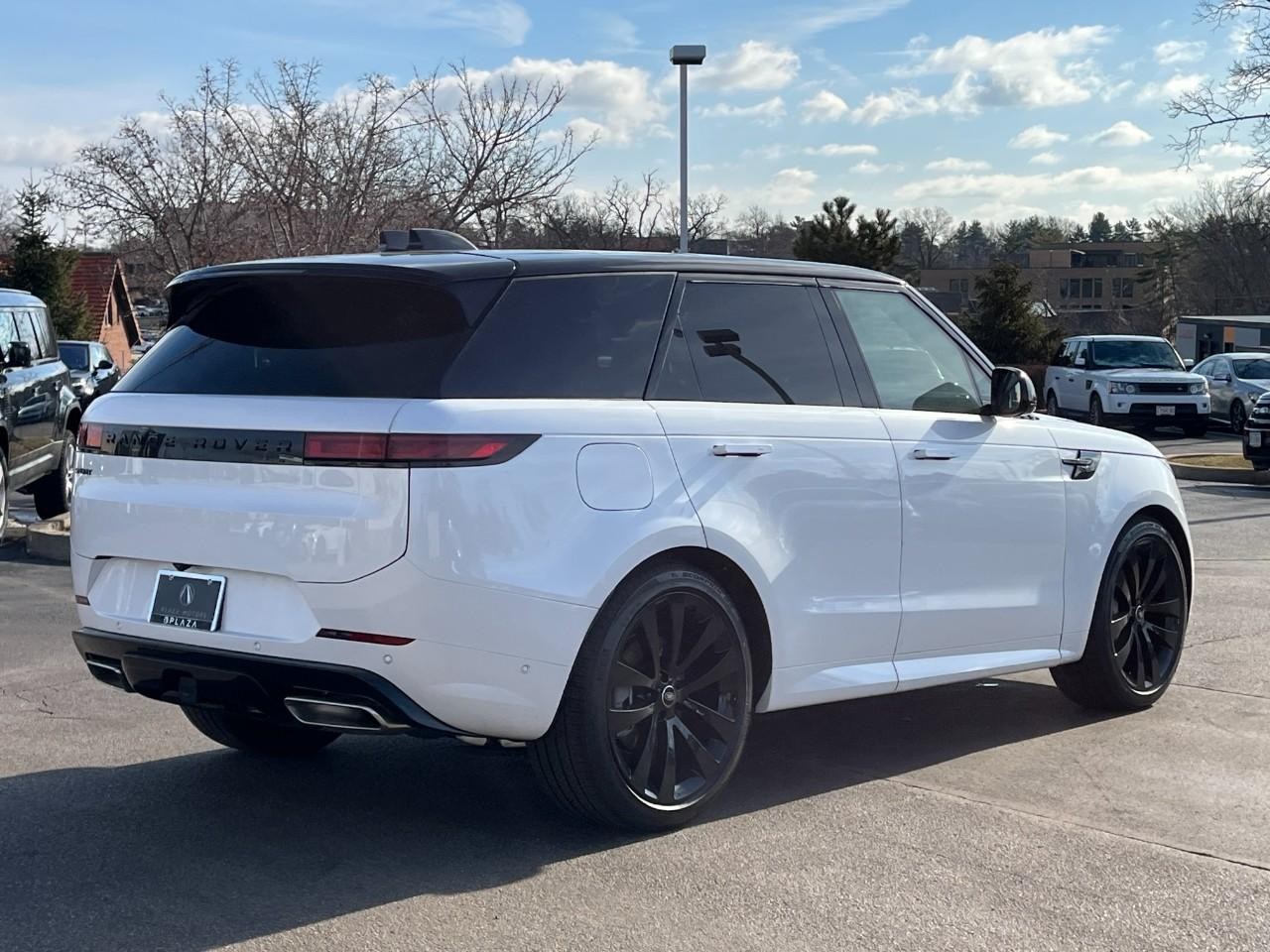 Land Rover Range Rover Sport Vehicle Full-screen Gallery Image 4