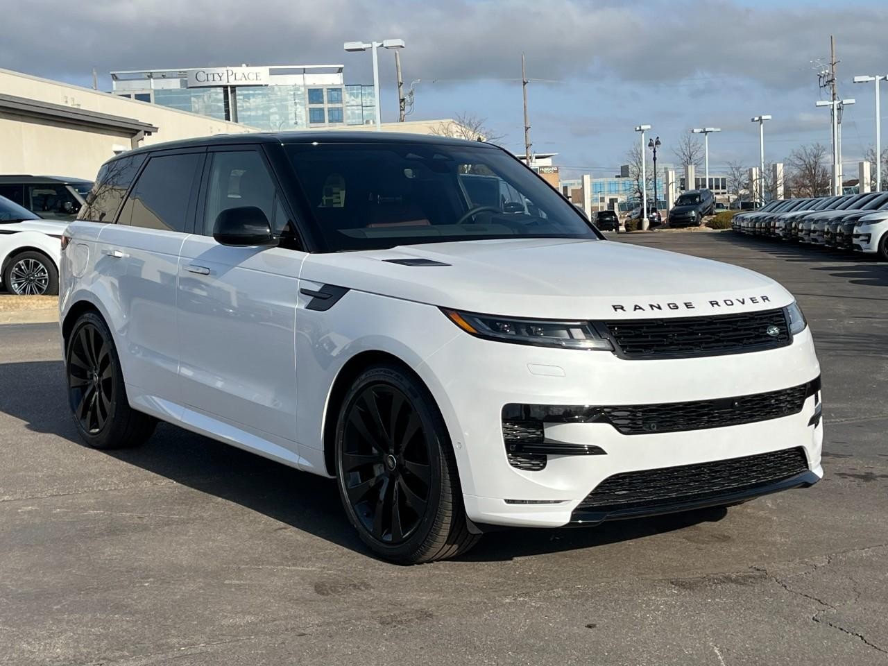 Land Rover Range Rover Sport Vehicle Full-screen Gallery Image 6