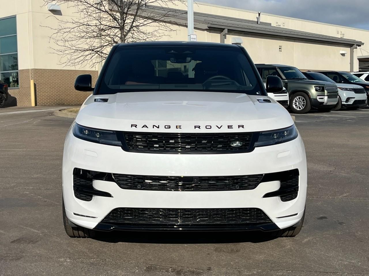 Land Rover Range Rover Sport Vehicle Full-screen Gallery Image 7