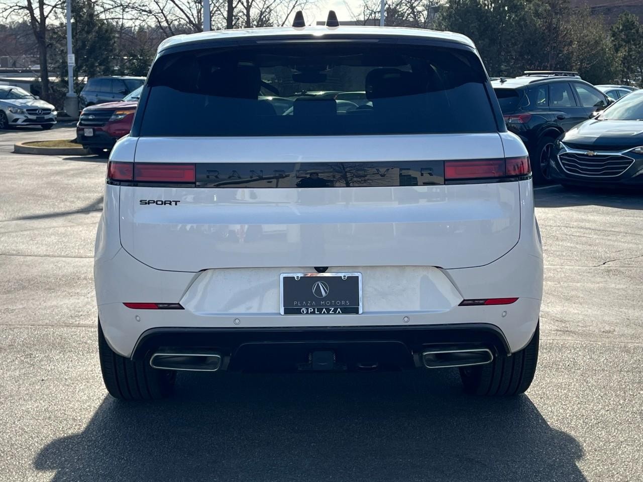 Land Rover Range Rover Sport Vehicle Full-screen Gallery Image 10