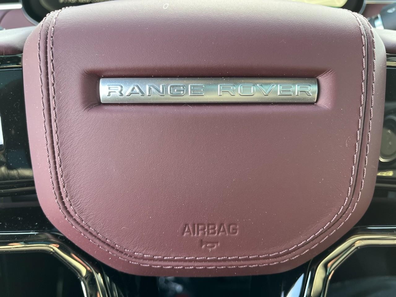 Land Rover Range Rover Sport Vehicle Full-screen Gallery Image 21