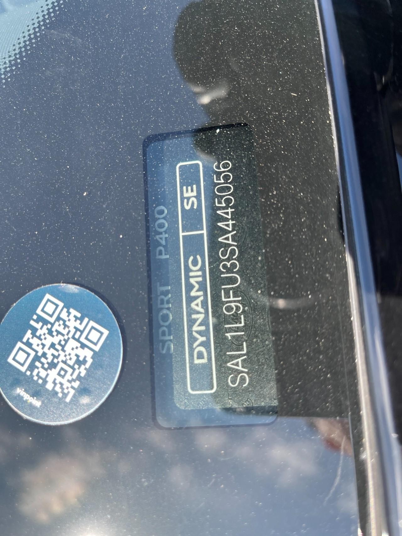 Land Rover Range Rover Sport Vehicle Full-screen Gallery Image 32