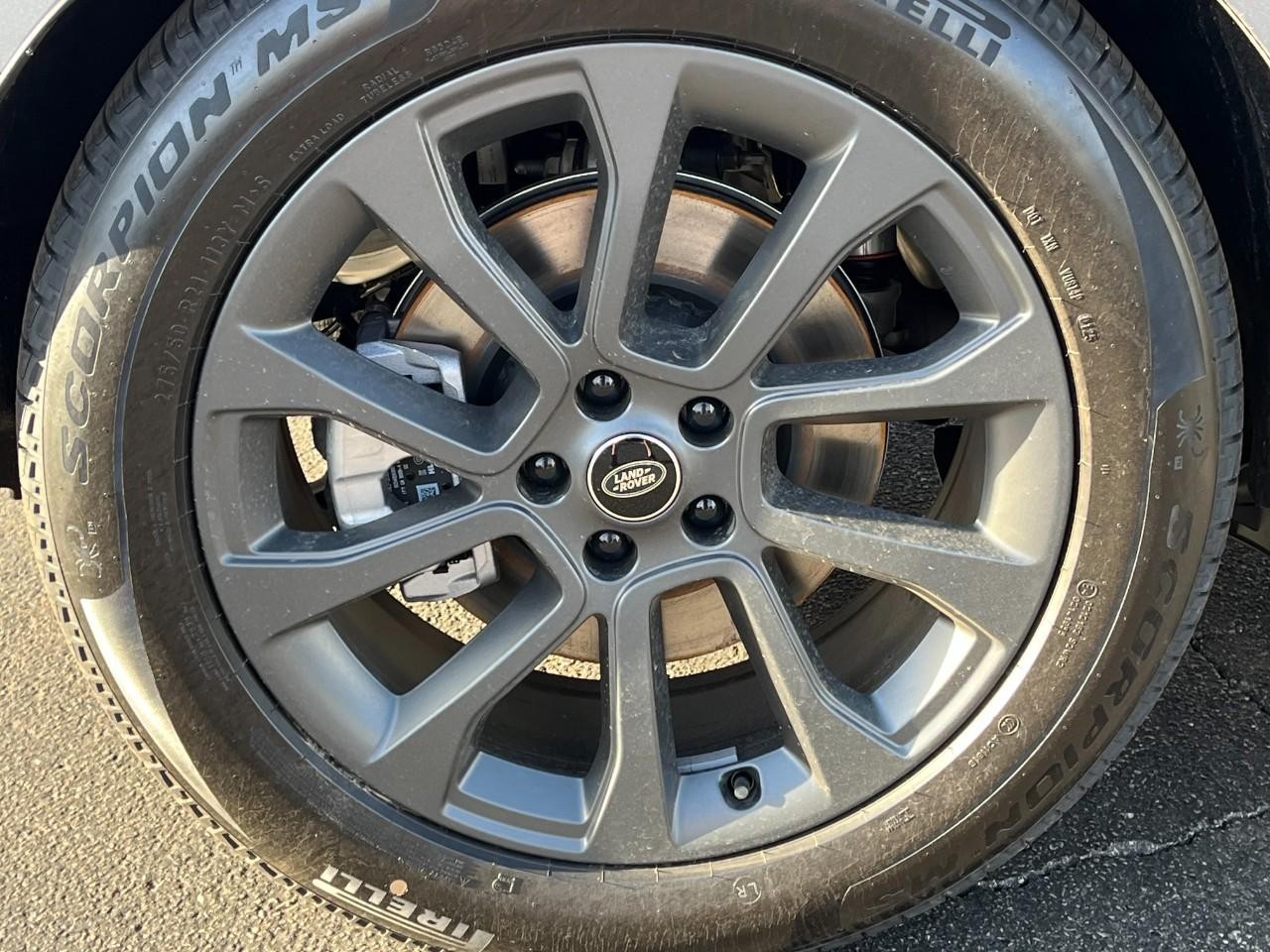 Land Rover Range Rover Sport Vehicle Full-screen Gallery Image 5